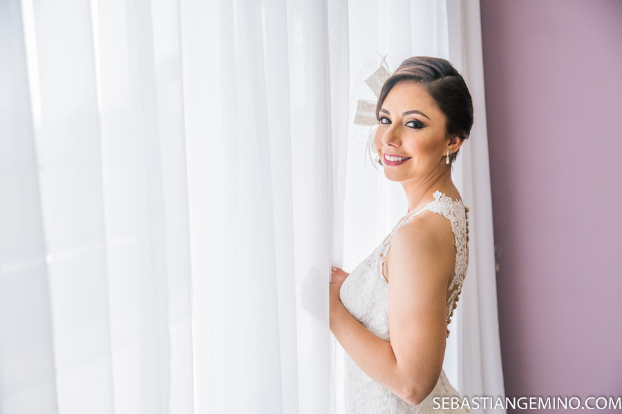 Noiva em fotos casamento Niterói, RJ. Hotel mercure orizonte.