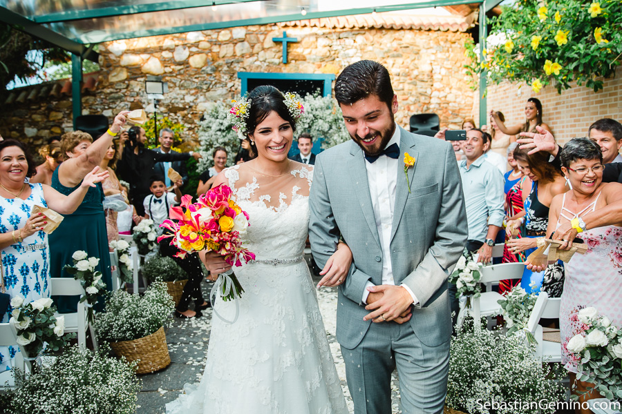 fotografia de casamento realizado em buzios na praia