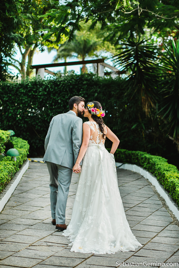 fotografia de casamento realizado em buzios na praia