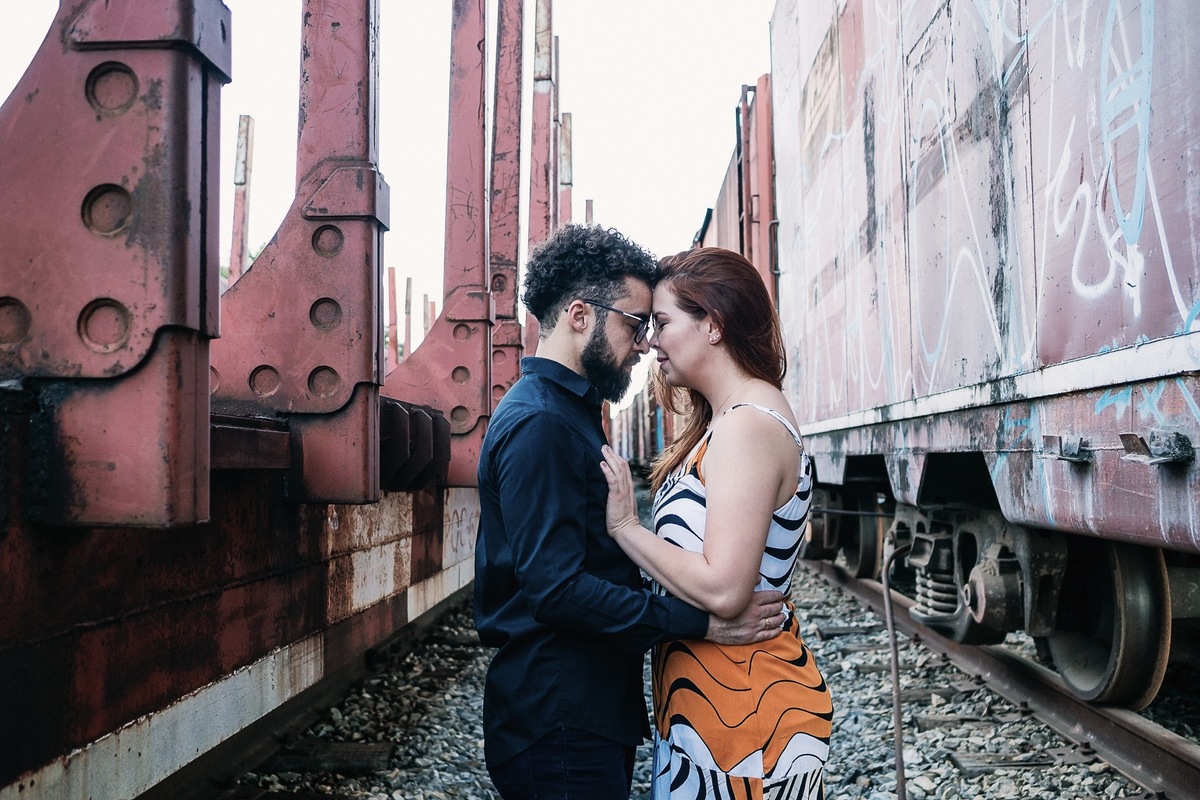 diego rocha fotografia pre wedding foto de casamento linha de trem ensaio de casal noiva bh casando em bh