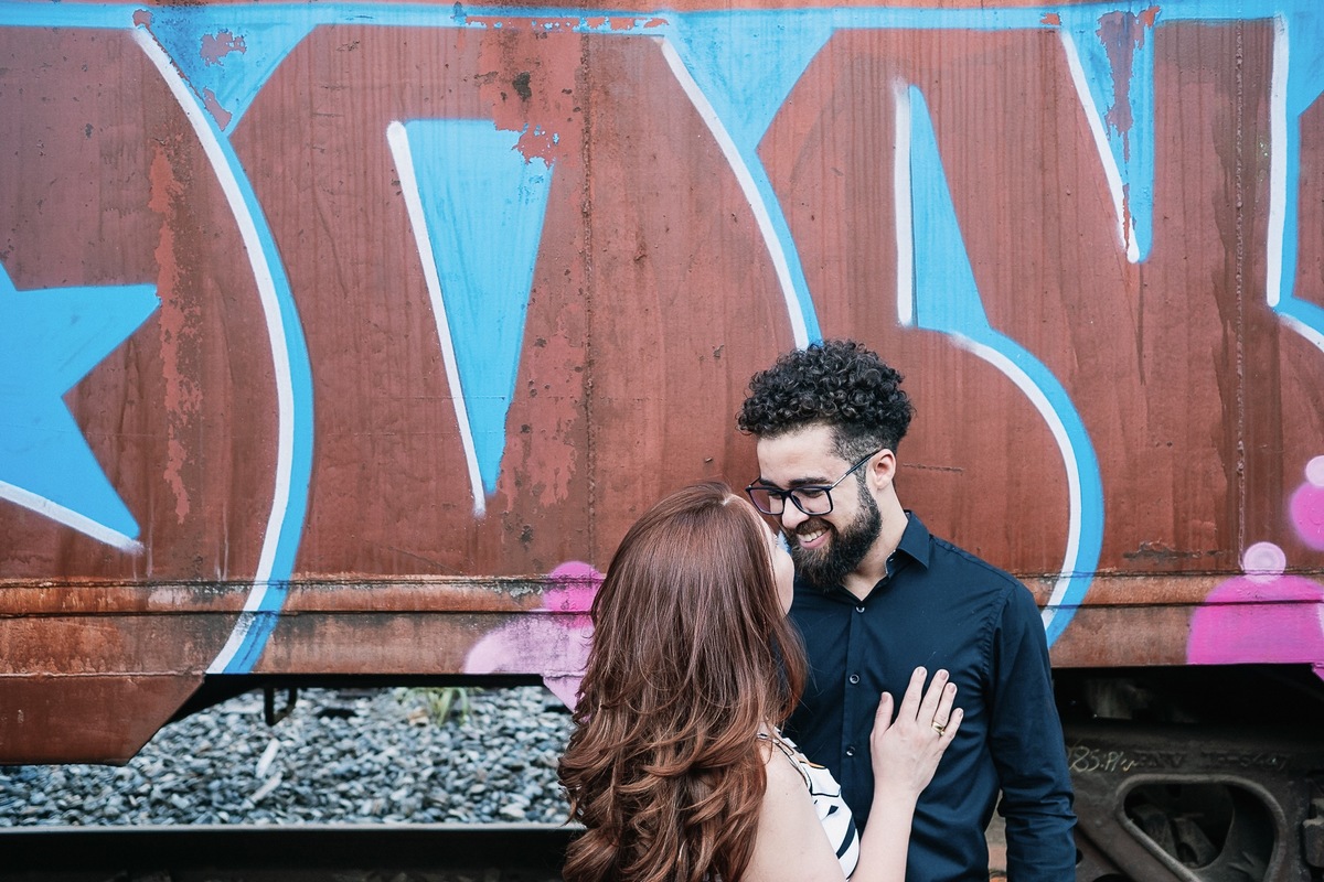 diego rocha fotografia pre wedding foto de casamento linha de trem ensaio de casal noiva bh casando em bh