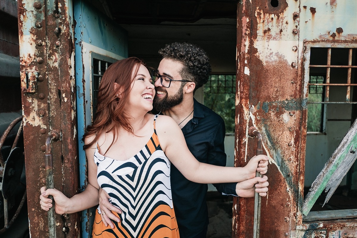 diego rocha fotografia pre wedding foto de casamento linha de trem ensaio de casal noiva bh casando em bh