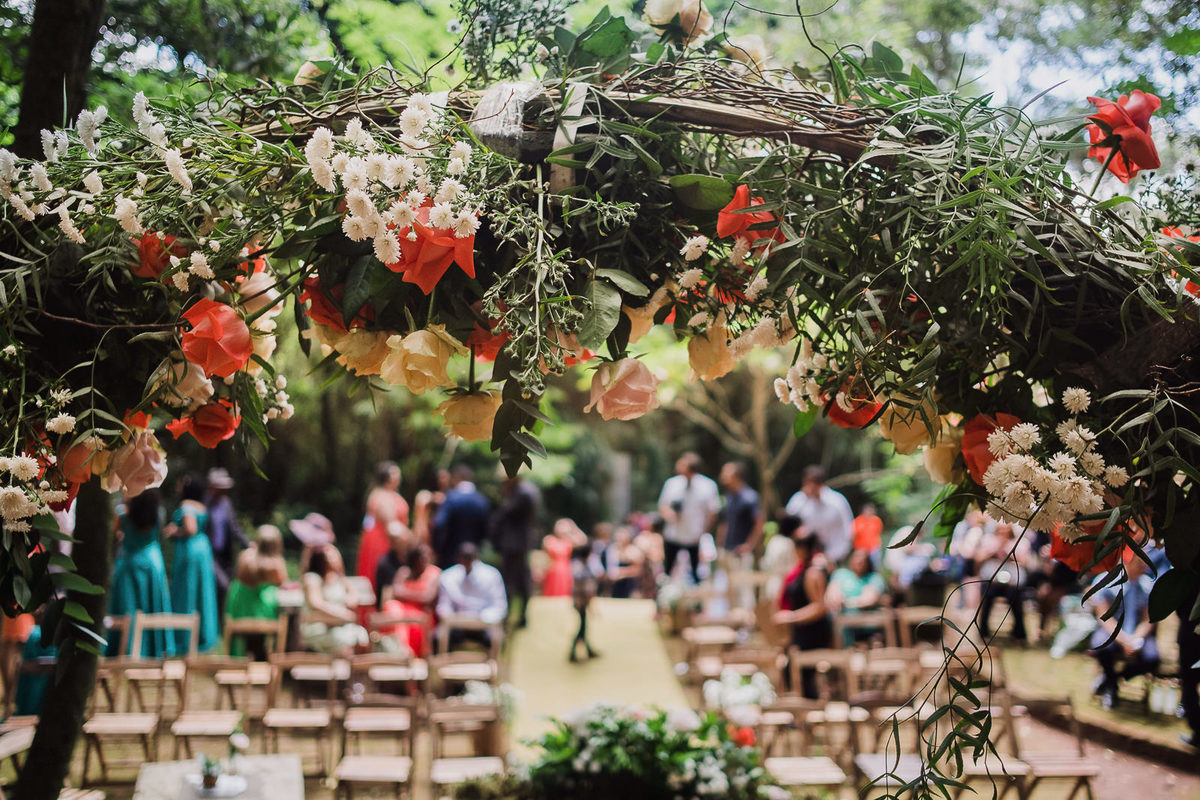 decoração do altar guirlanda no casamento no parque das mangabeiras
