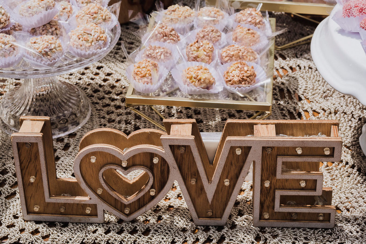 love decoração de casamento para o parque das mangabeiras