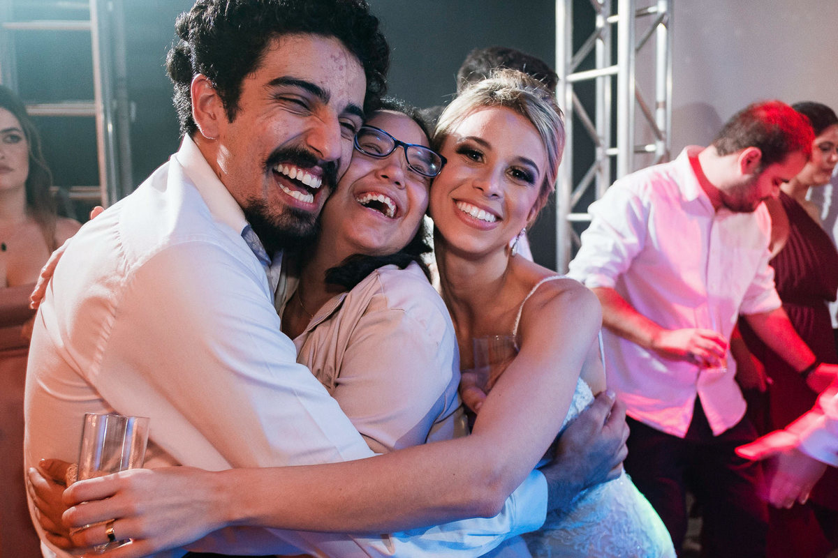 abraços em festa de casamento buffet circus