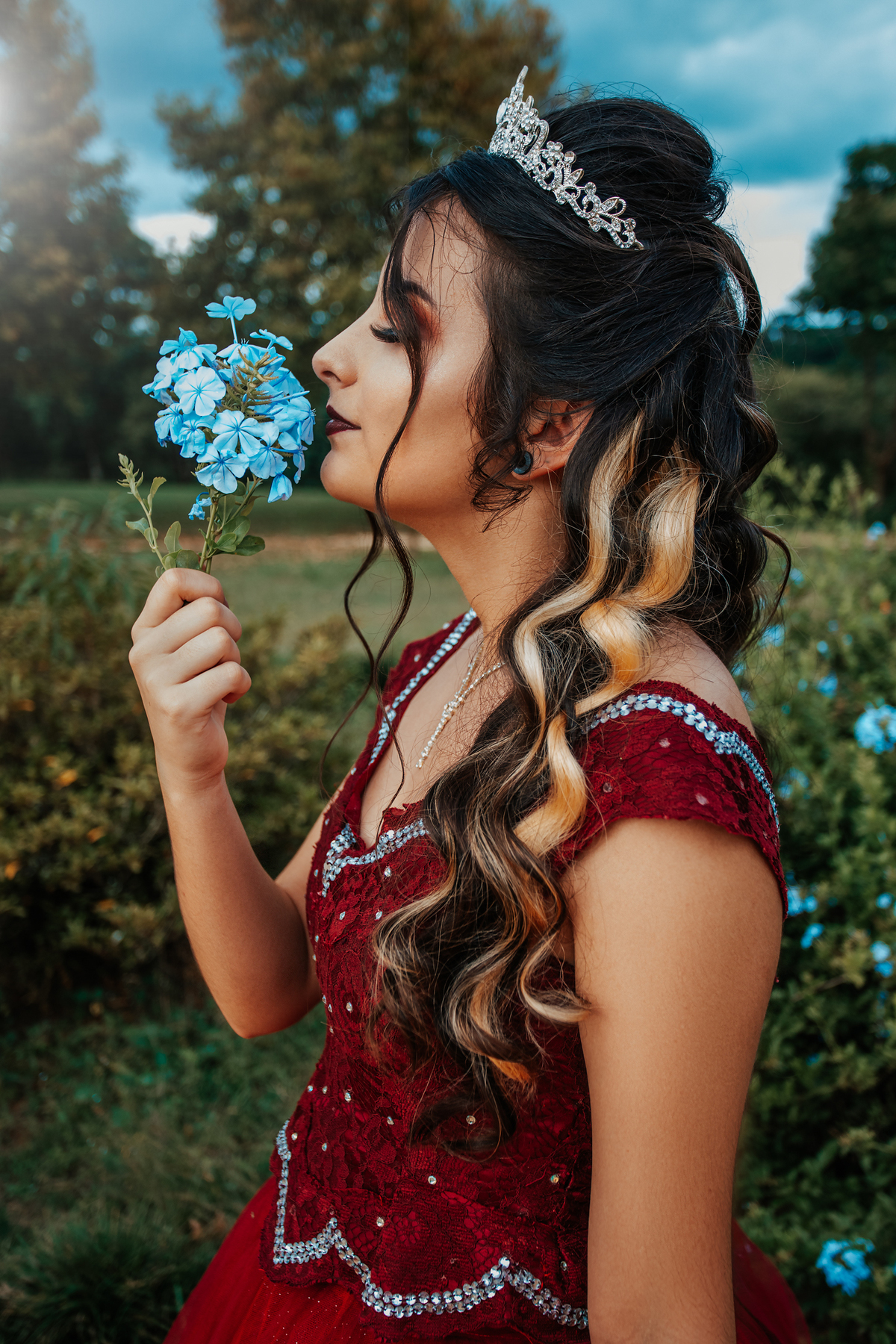 #15anosdebutante #15anos #fotografopontagrossa 
#fotosexternas #pontagrossa 
#fashionshoot #galeriadefotos #alefefotografia 
#debutantes2021 #potedetalentos #quinzeanos #quinzou