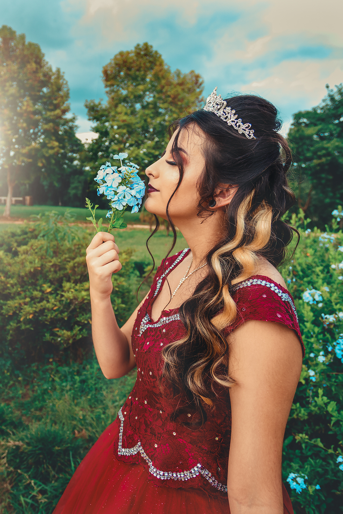 #15anosdebutante #15anos #fotografopontagrossa 
#fotosexternas #pontagrossa 
#fashionshoot #galeriadefotos #alefefotografia 
#debutantes2021 #potedetalentos #quinzeanos #quinzou
