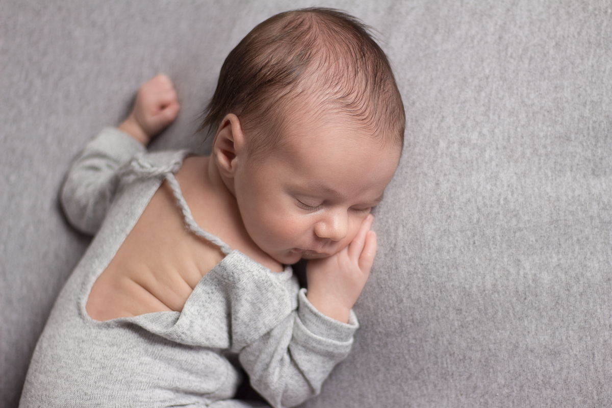 Olha essas bochechas kkk Ensaio fotográfico de recém nascido