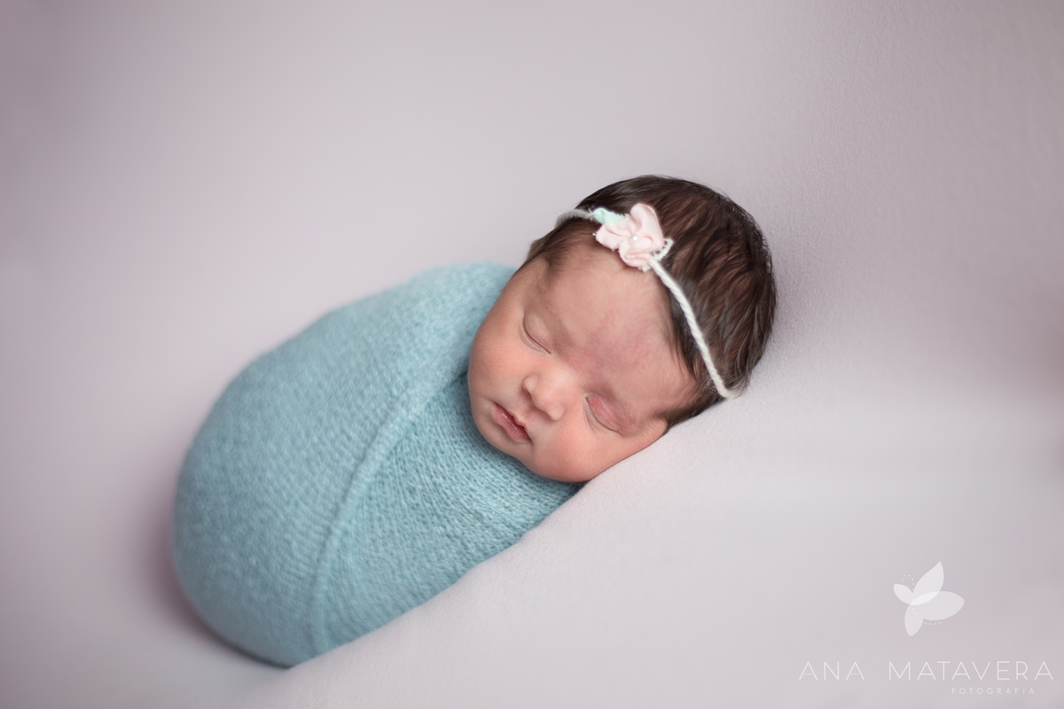 Ensaio de recém nascido realizado em casa