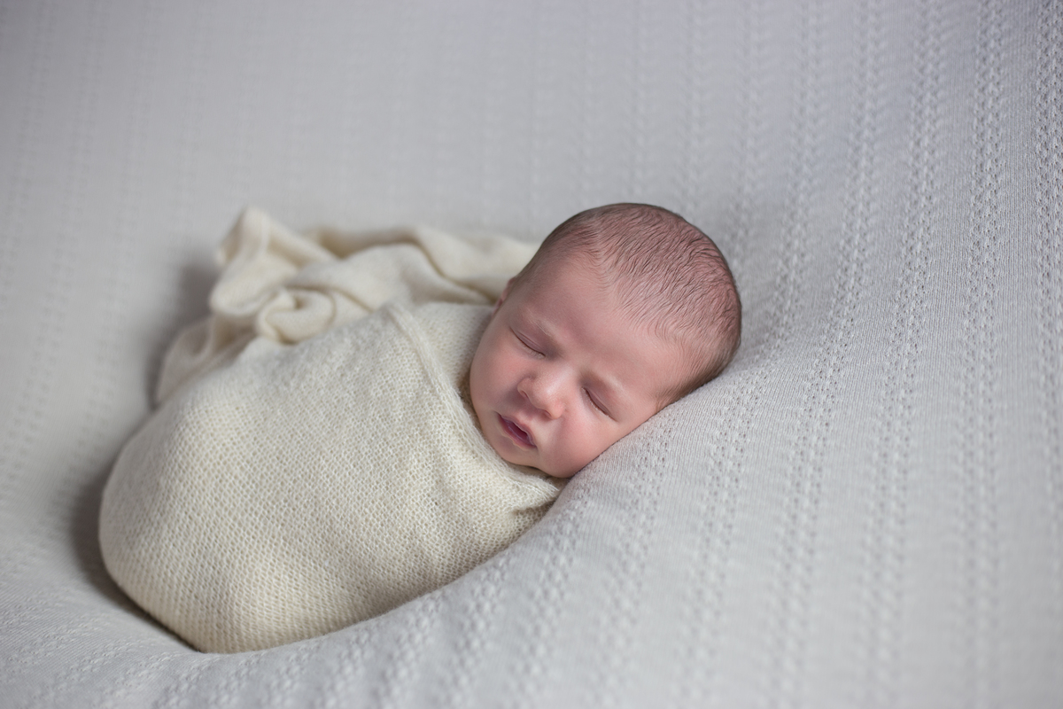 Ensaio Newborn com bebê enrolado