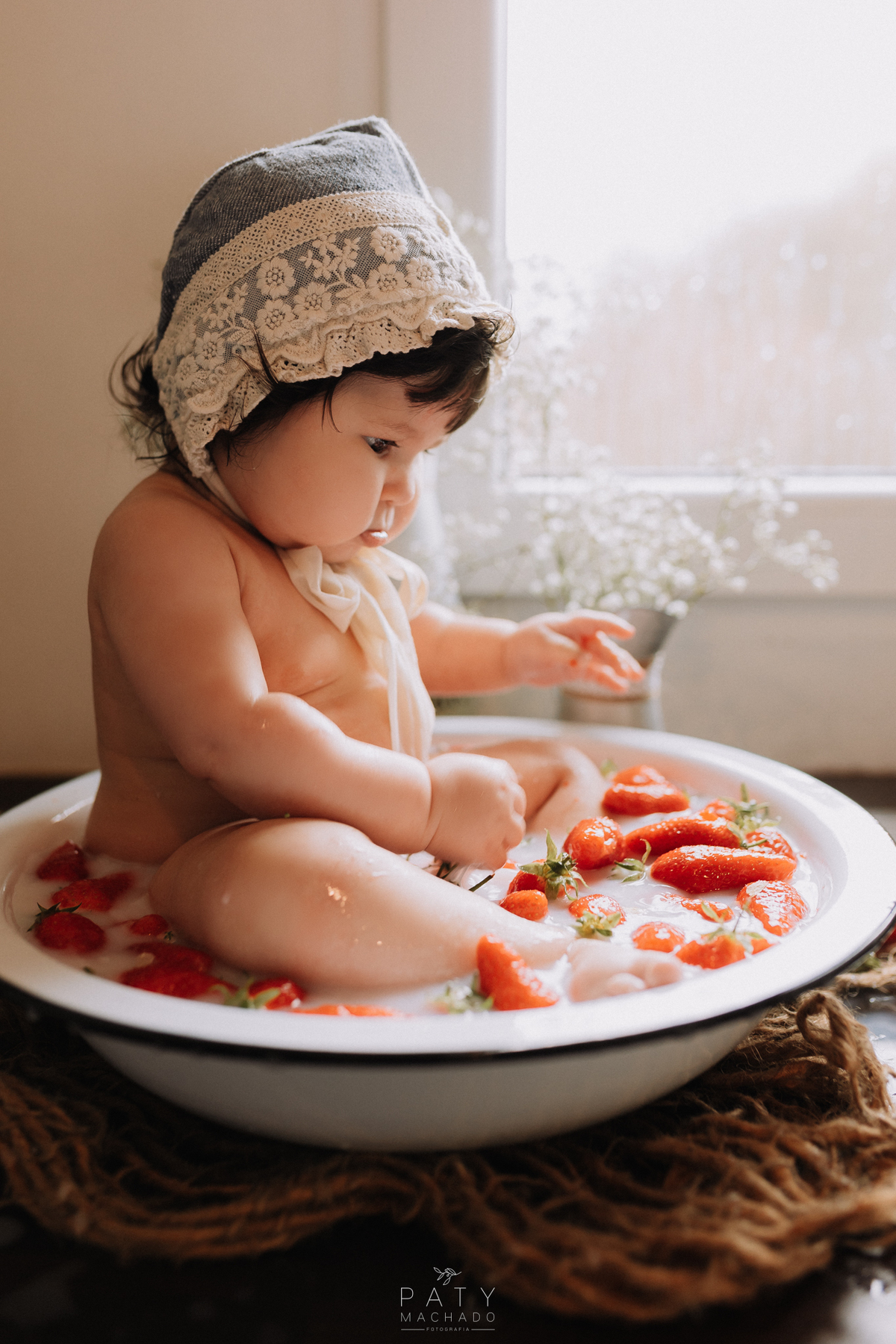 fotografa-brasileira-em-luxemburgo-fotografa-de-bebes-na-europa-fotos-de-bebe-com-frutas
fotografa-em-arlon-belgica-fotografa-de-família-em-luxemburgo-fotografa-newborn-em-arlon
-fotografa-brasileira-de-familia-fotos-de-bebe-com-frutinhas-smash-the-fruit