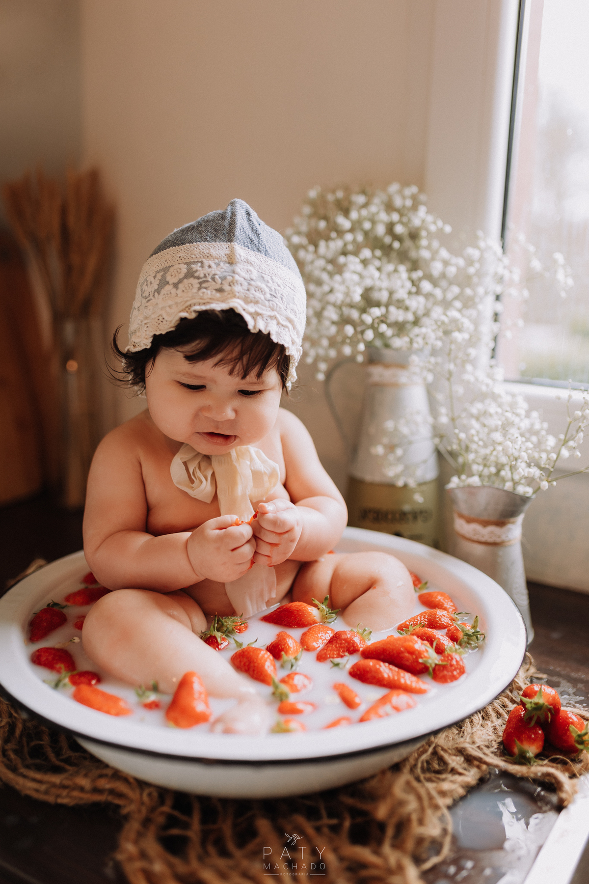 fotografa-brasileira-em-luxemburgo-fotografa-de-bebes-na-europa-fotos-de-bebe-com-frutas
fotografa-em-arlon-belgica-fotografa-de-família-em-luxemburgo-fotografa-newborn-em-arlon
-fotografa-brasileira-de-familia-fotos-de-bebe-com-frutinhas-smash-the-fruit