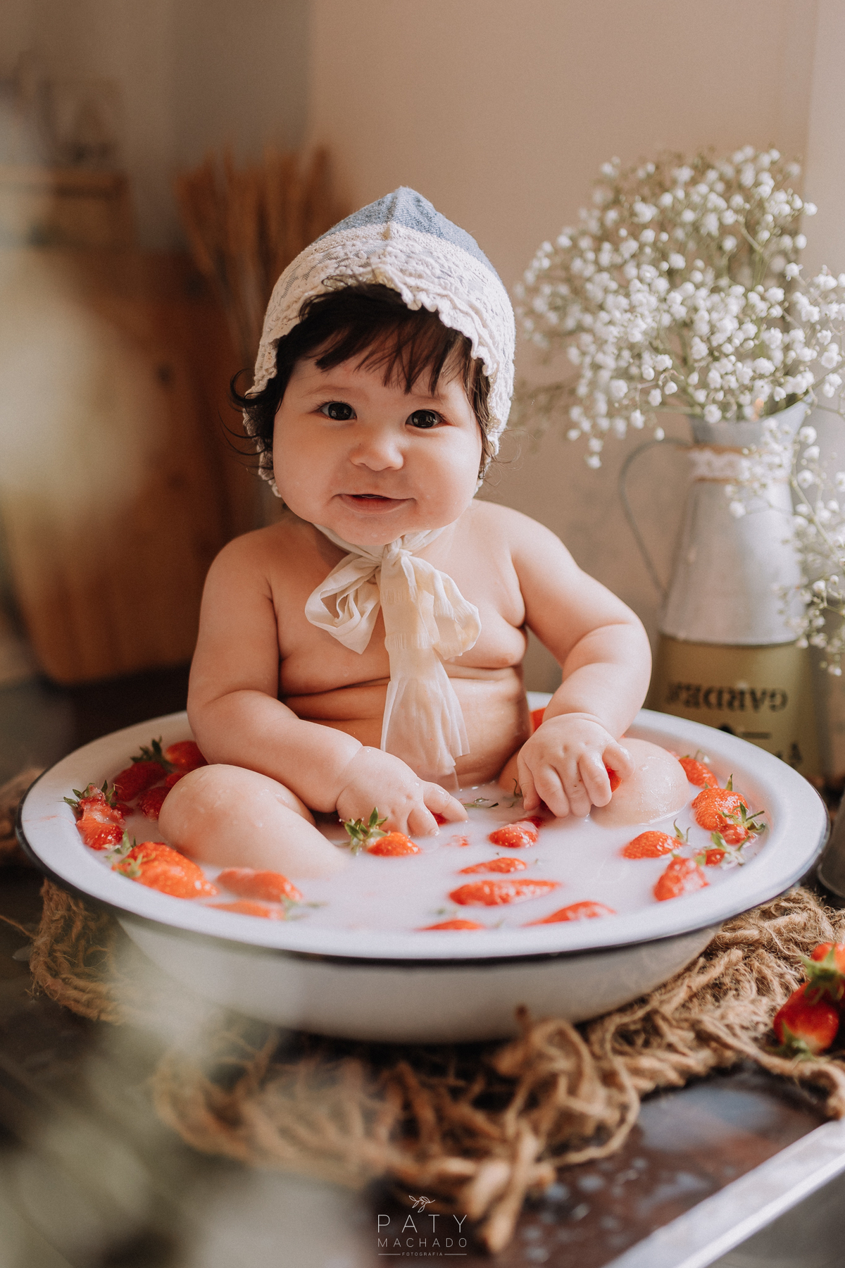 fotografa-brasileira-em-luxemburgo-fotografa-de-bebes-em-casa-lifestyle-fotos-de-bebe-com-frutas-morango
fotografa-em-arlon-belgica-fotografa-de-família-em-luxemburgo-fotografa-newborn-em-arlon
-fotografa-brasileira-de-familia-fotos-de-bebe-com-frutinhas