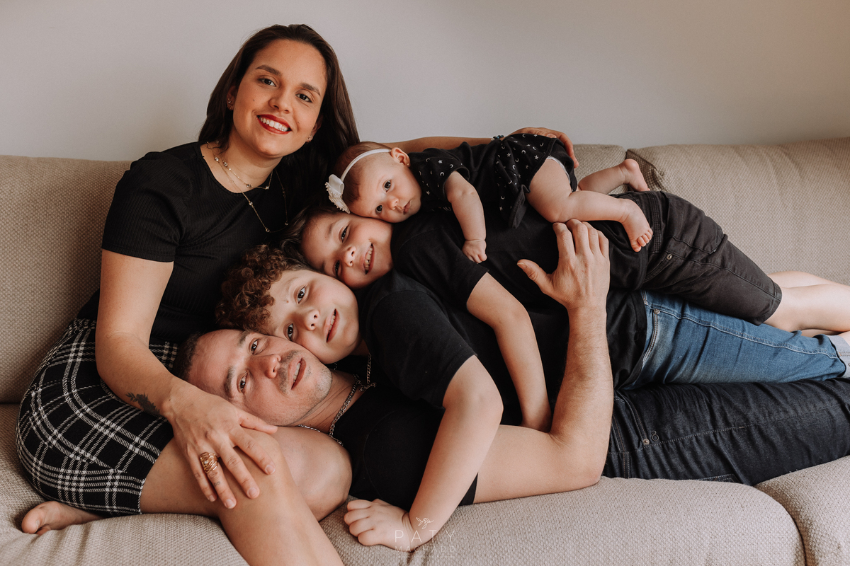 fotografia-de-bebês-sessão-de-fotos-em-casa-ensaio-de-bebe-em-luxemburgo-fotografa-brasileira-fotográfico-de-bebês-em-arlon-ensaio-de-mensal-book-bebês-fotógrafa-portuguesa-de-criança-infantil-bebe-de-colo-fotos-de-família-photos-family-fotos-lifestyle