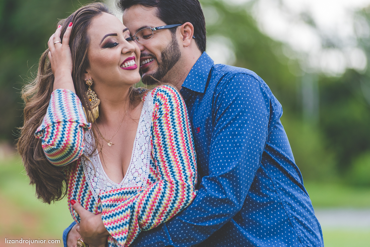ensaio namorando patos de minas, fotografo de casamento lizandro junior, lizandro júnior, ensaio romântico, ensaio ao ar livre, fazenda,