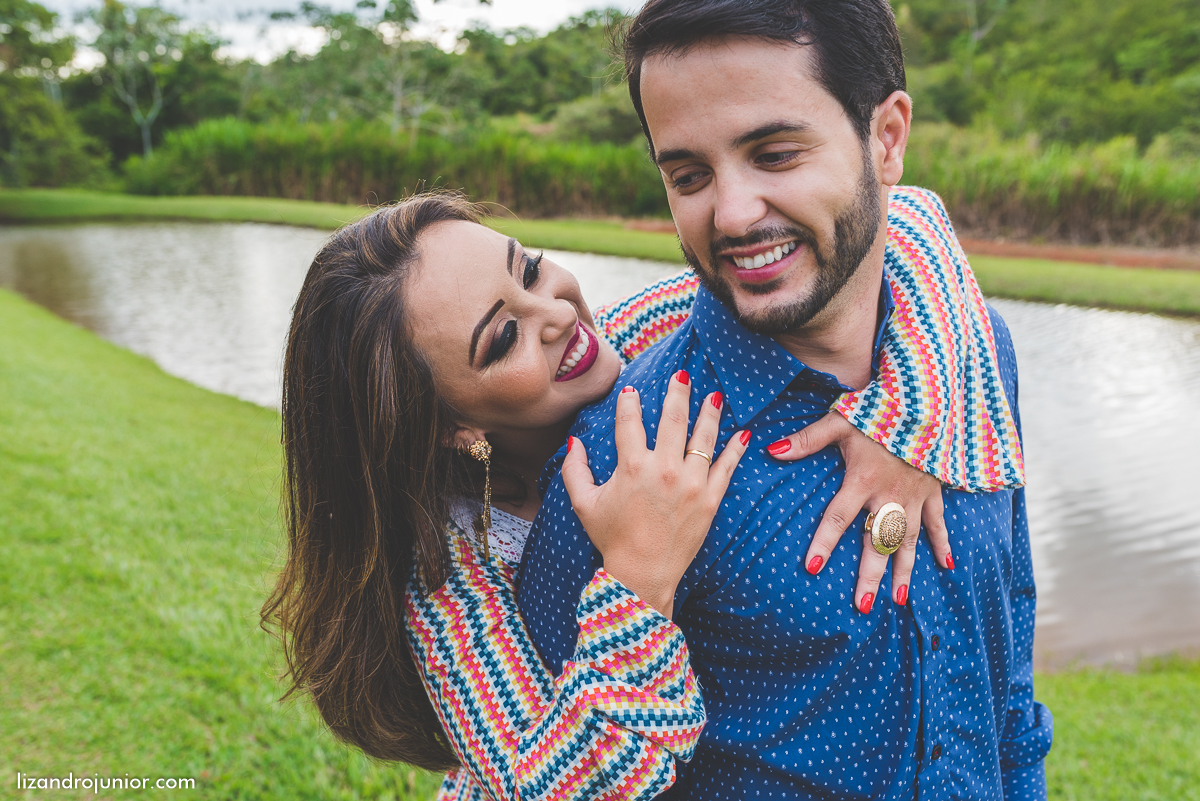 ensaio namorando patos de minas, fotografo de casamento lizandro junior, lizandro júnior, ensaio romântico, ensaio ao ar livre, fazenda,