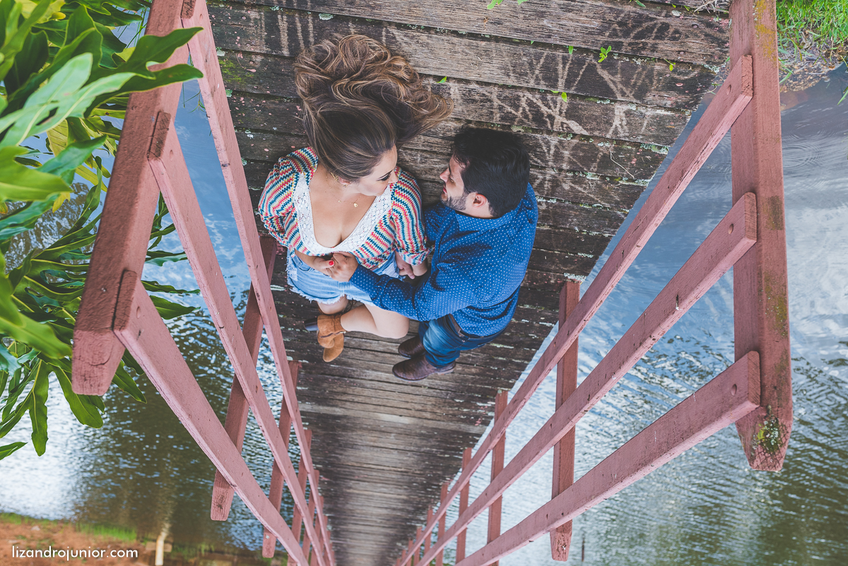 ensaio namorando patos de minas, fotografo de casamento lizandro junior, lizandro júnior, ensaio romântico, ensaio ao ar livre, fazenda,