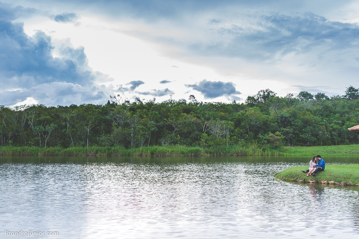 ensaio namorando patos de minas, fotografo de casamento lizandro junior, lizandro júnior, ensaio romântico, ensaio ao ar livre, fazenda,