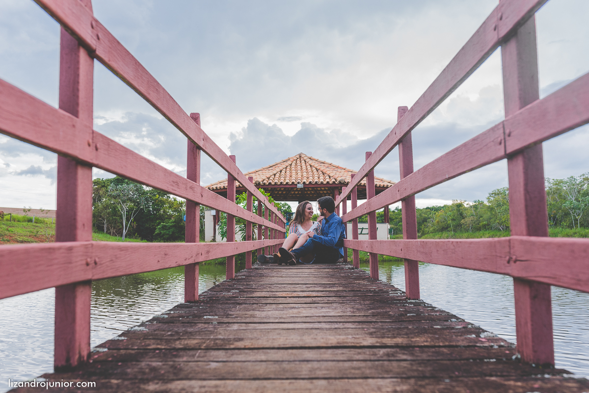 ensaio namorando patos de minas, fotografo de casamento lizandro junior, lizandro júnior, ensaio romântico, ensaio ao ar livre, fazenda,