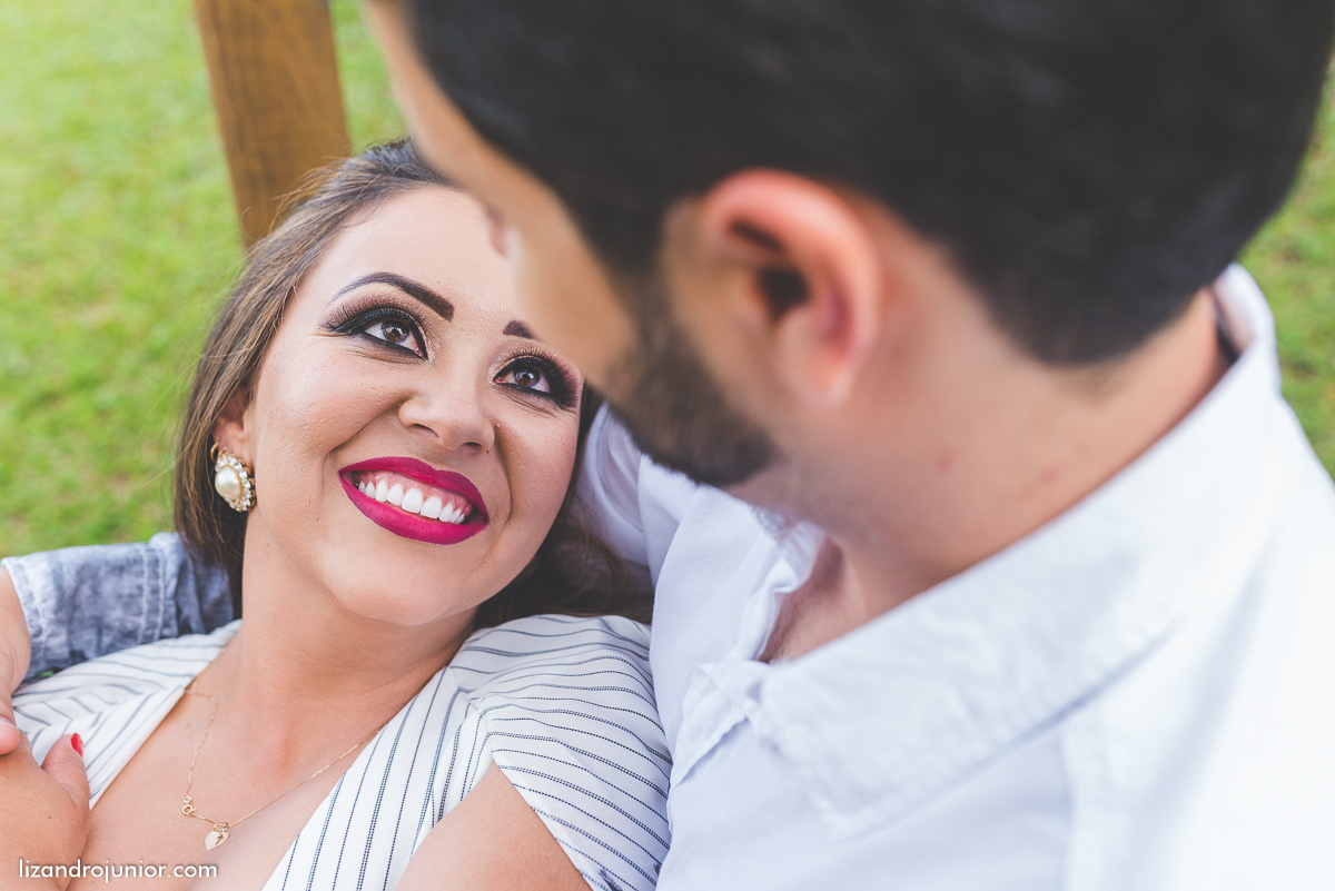 ensaio namorando patos de minas, fotografo de casamento lizandro junior, lizandro júnior, ensaio romântico, ensaio ao ar livre, fazenda,