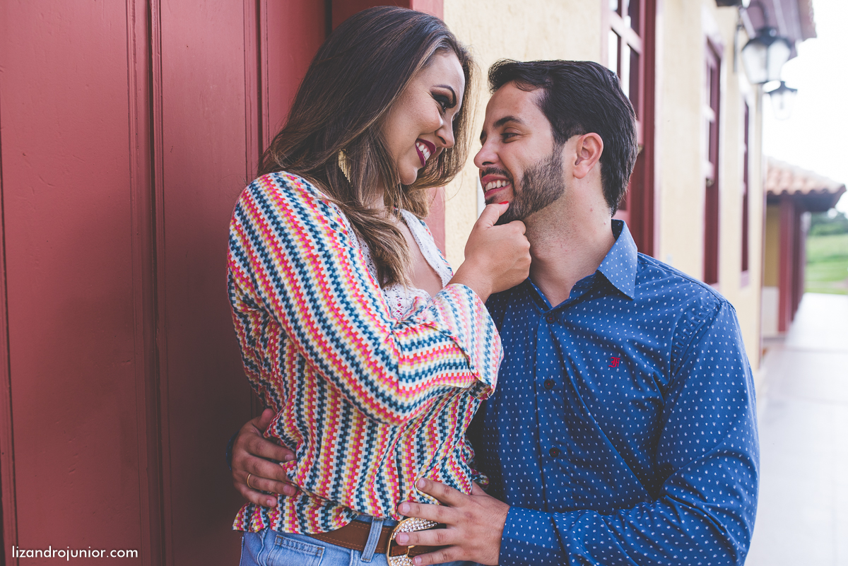 ensaio namorando patos de minas, fotografo de casamento lizandro junior, lizandro júnior, ensaio romântico, ensaio ao ar livre, fazenda,