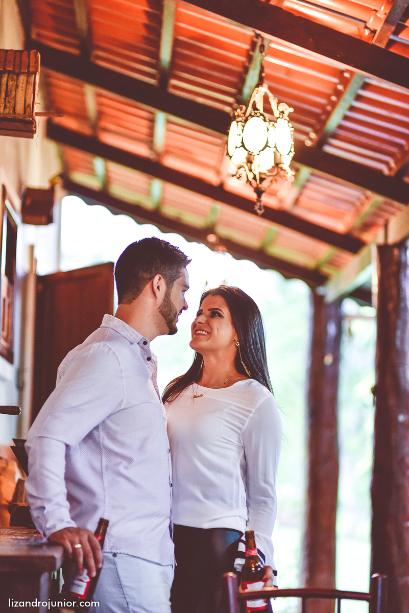lizandro junior fotógrafo de casamento patos de minas e região, ensaio namorando, chuva, namorando com chuva, fotografia de casamento, serra do salitre, carmo, rio paranaíba