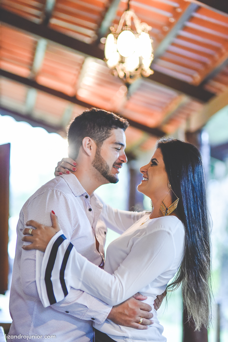 lizandro junior fotógrafo de casamento patos de minas e região, ensaio namorando, chuva, namorando com chuva, fotografia de casamento, serra do salitre, carmo, rio paranaíba