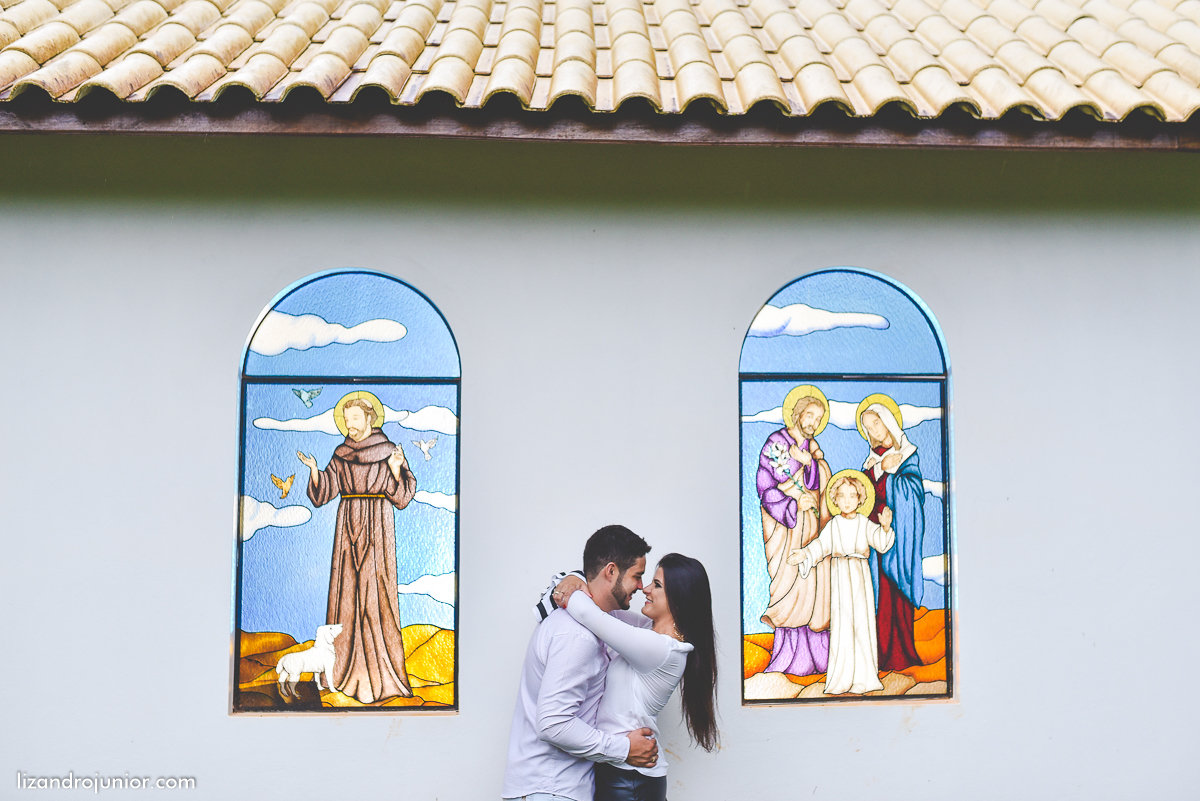 lizandro junior fotógrafo de casamento patos de minas e região, ensaio namorando, chuva, namorando com chuva, fotografia de casamento, serra do salitre, carmo, rio paranaíba
