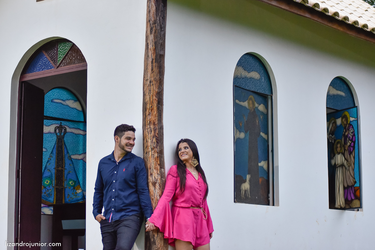 lizandro junior fotógrafo de casamento patos de minas e região, ensaio namorando, chuva, namorando com chuva, fotografia de casamento, serra do salitre, carmo, rio paranaíba