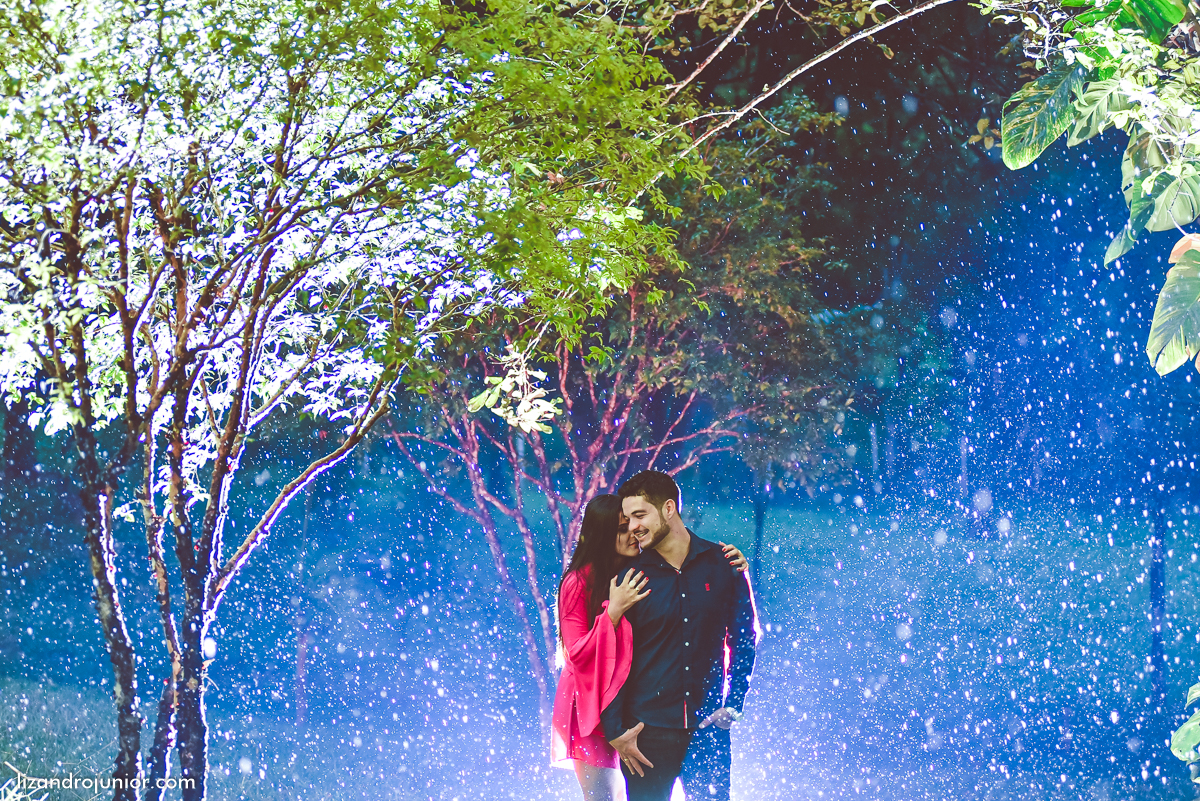 lizandro junior fotógrafo de casamento patos de minas e região, ensaio namorando, chuva, namorando com chuva, fotografia de casamento, serra do salitre, carmo, rio paranaíba