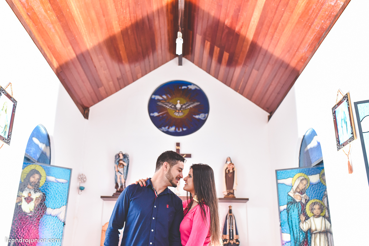lizandro junior fotógrafo de casamento patos de minas e região, ensaio namorando, chuva, namorando com chuva, fotografia de casamento, serra do salitre, carmo, rio paranaíba