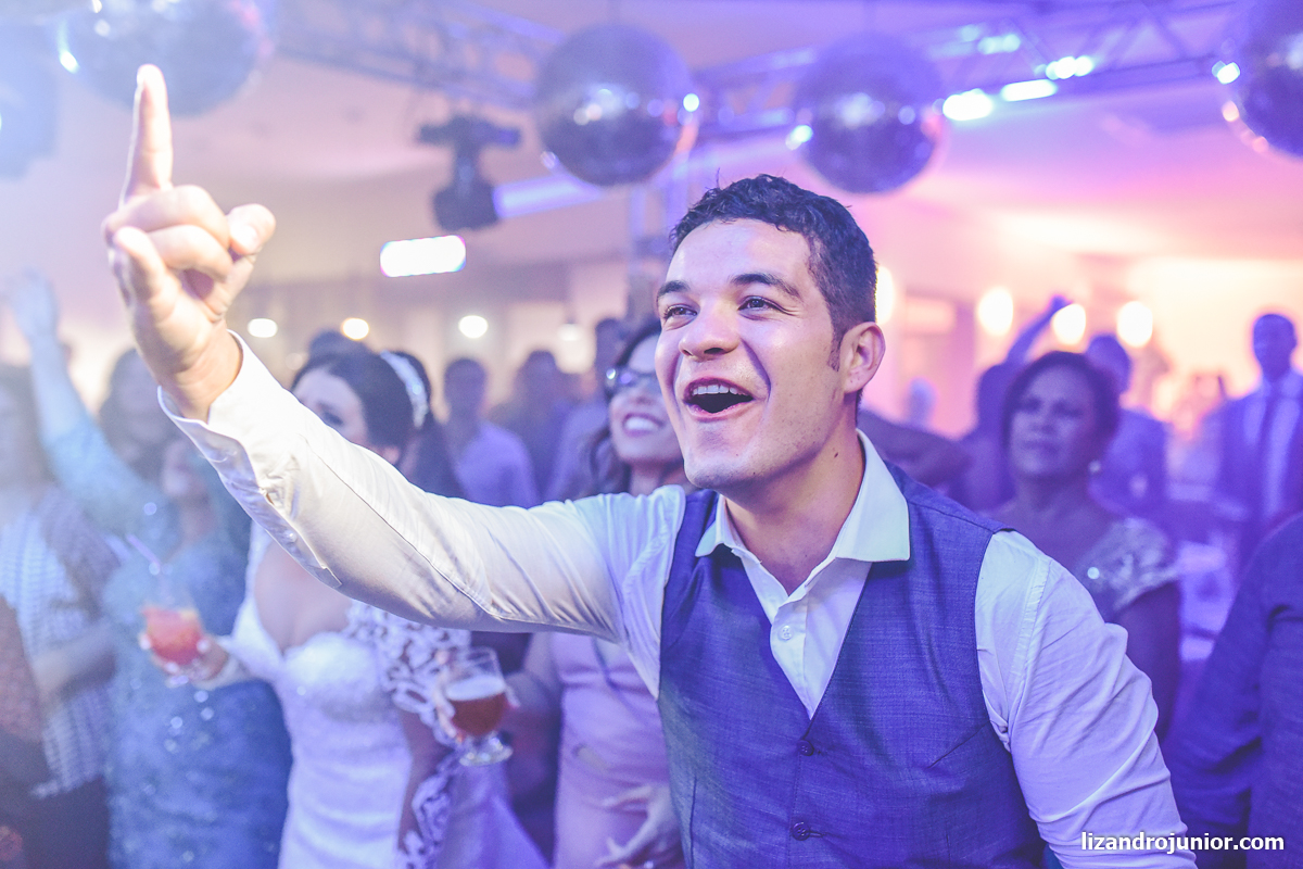 fotógrafo de casamento patos de minas lizandro júnior noiva capuchinhos noivo cerimônia recreativa patense noivo rock and roll