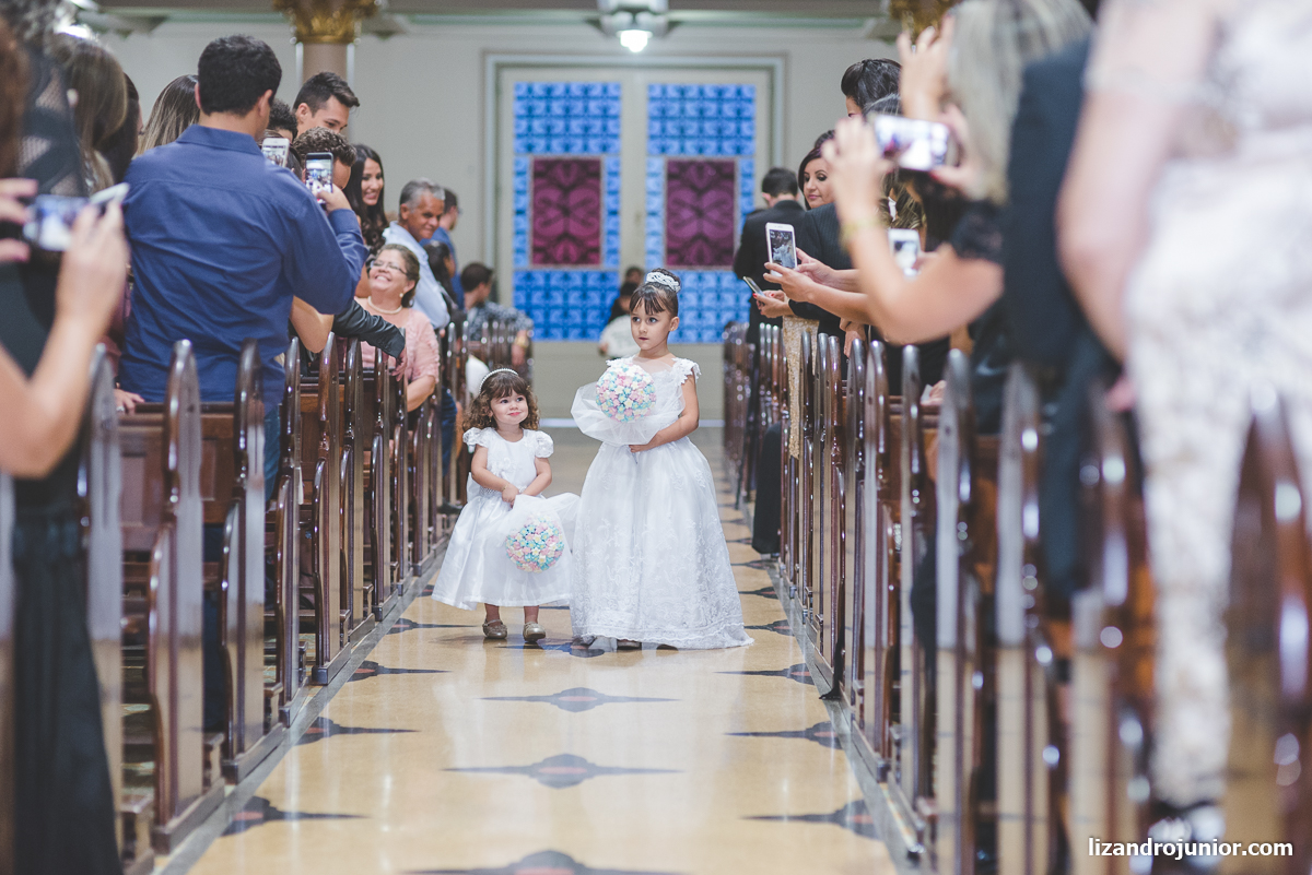 fotógrafo de casamento patos de minas lizandro júnior noiva capuchinhos noivo pajens