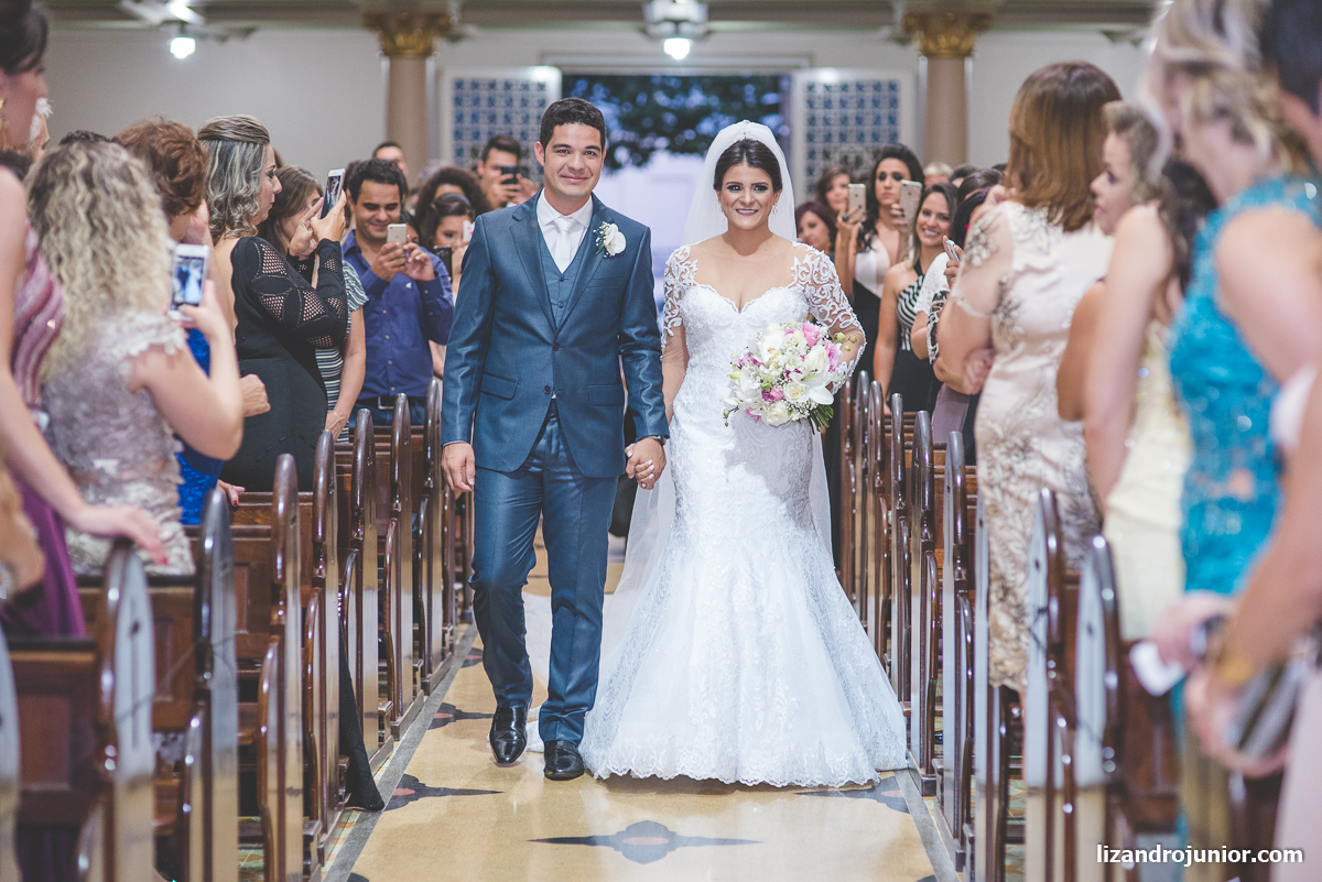 fotógrafo de casamento patos de minas lizandro júnior noiva capuchinhos noivo entrada da noiva