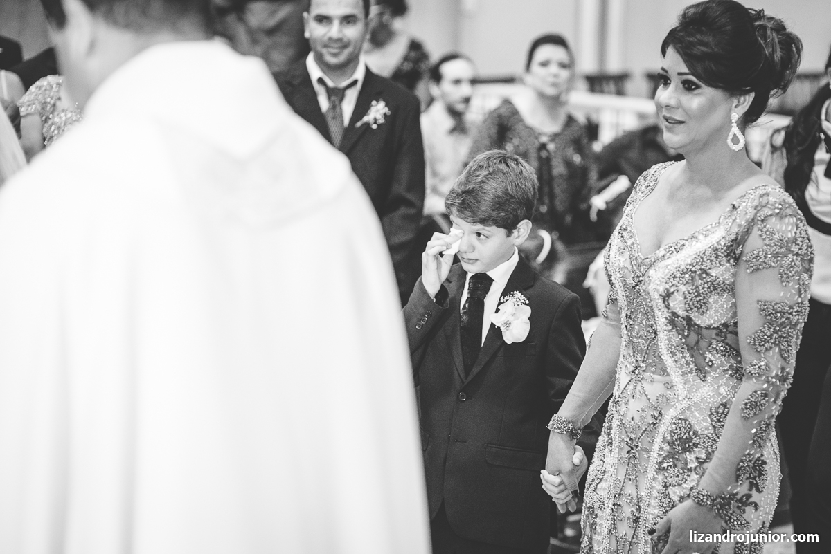 fotógrafo de casamento patos de minas lizandro júnior noiva capuchinhos noivo entrada da noiva emoção