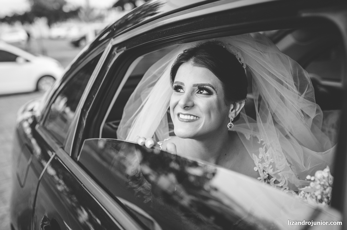 fotógrafo de casamento patos de minas lizandro júnior noiva capuchinhos noivo pajens carro noiva no carro