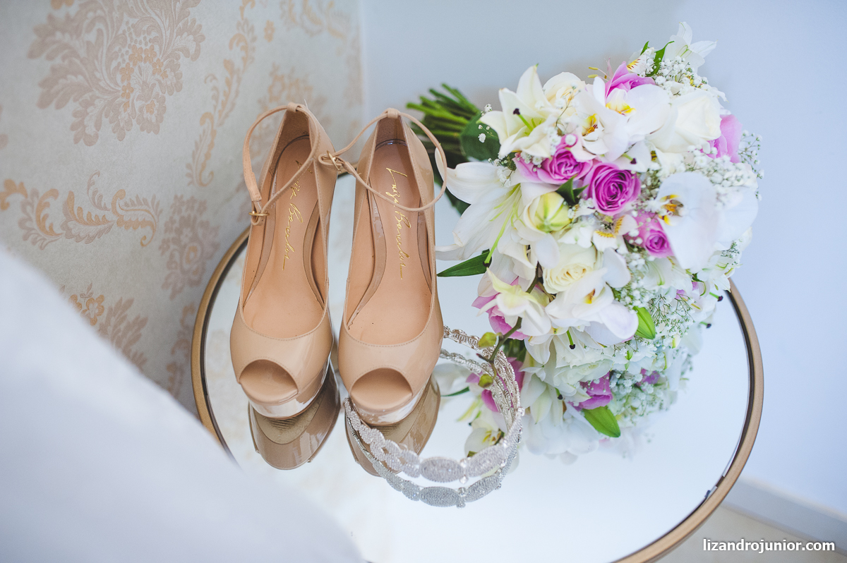 fotógrafo de casamento patos de minas lizandro júnior noiva sapato