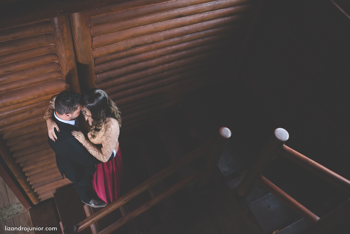 ensaio namorando serra do salitre, fotografo de casamento serra do salitre, casa de madeira, lizandro junior, júnior, casamento patos de minas, serra do salitre,