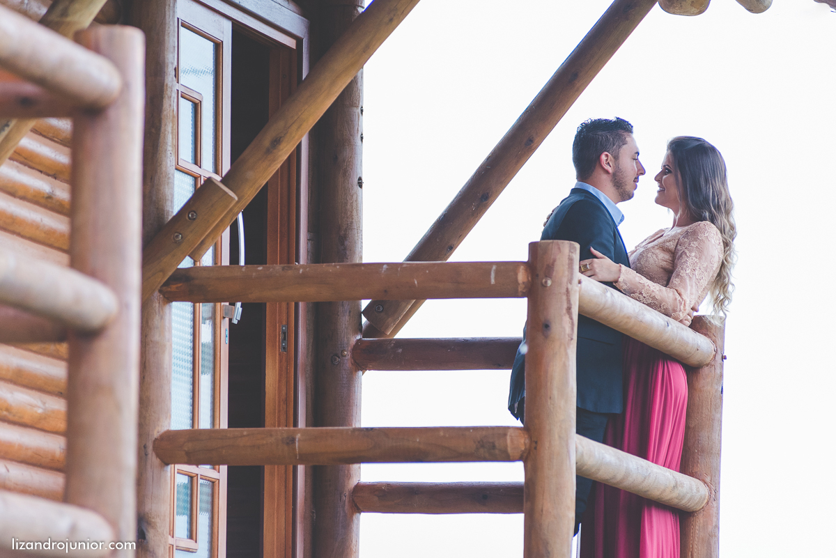 ensaio namorando serra do salitre, fotografo de casamento serra do salitre, casa de madeira, lizandro junior, júnior, casamento patos de minas, serra do salitre,