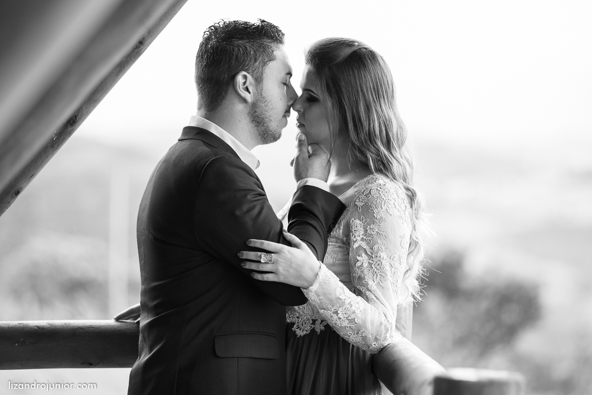 ensaio namorando serra do salitre, fotografo de casamento serra do salitre, casa de madeira, lizandro junior, júnior, casamento patos de minas, serra do salitre,
