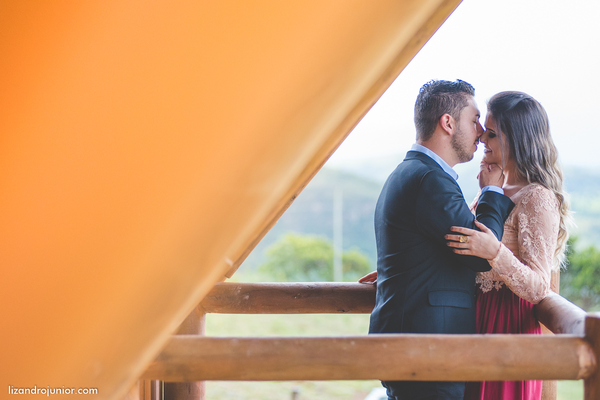 ensaio namorando serra do salitre, fotografo de casamento serra do salitre, casa de madeira, lizandro junior, júnior, casamento patos de minas, serra do salitre,
