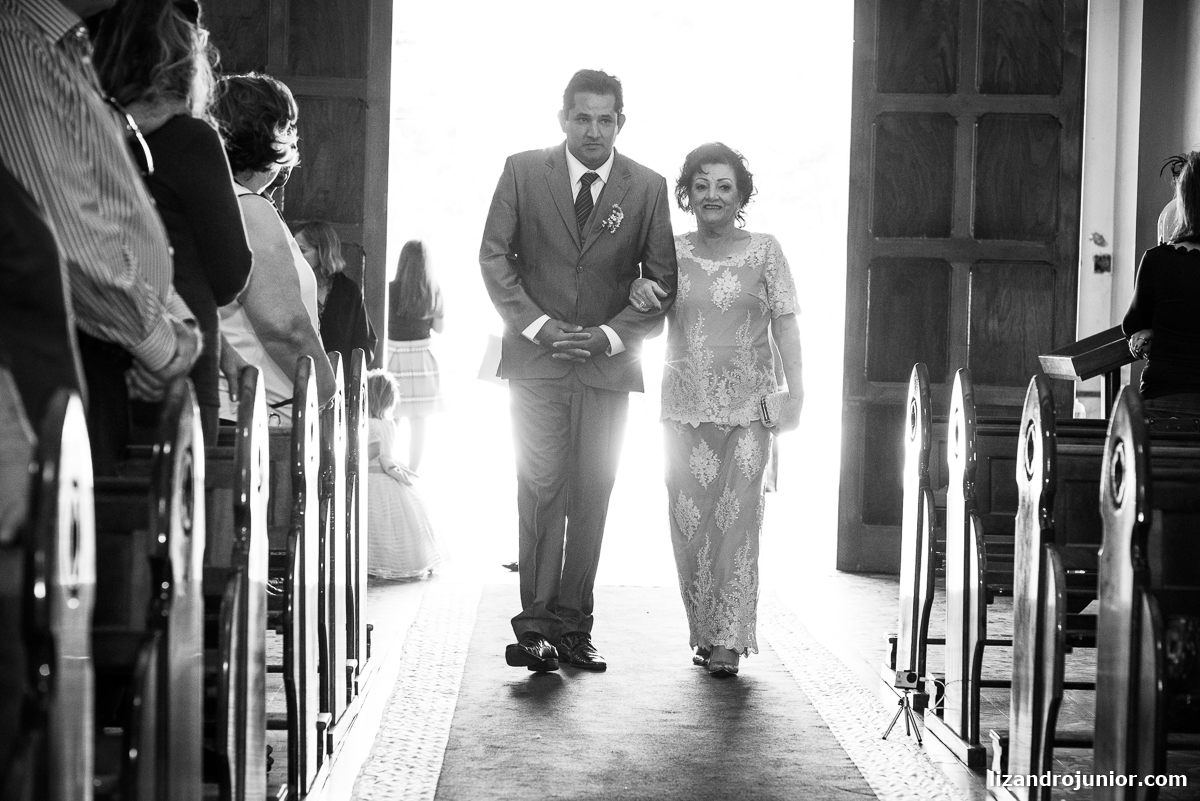 fotógrafo de casamento patos de minas lizandro junior, lizandro júnior, casamento, casar em patos, carro antigo patos de minas, noivas, catedral patos