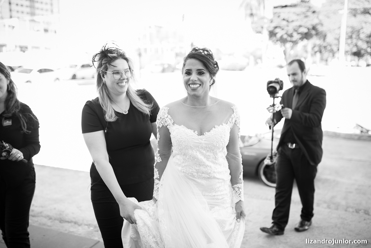 fotógrafo de casamento patos de minas lizandro junior, lizandro júnior, casamento, casar em patos, carro antigo patos de minas, noivas, catedral patos