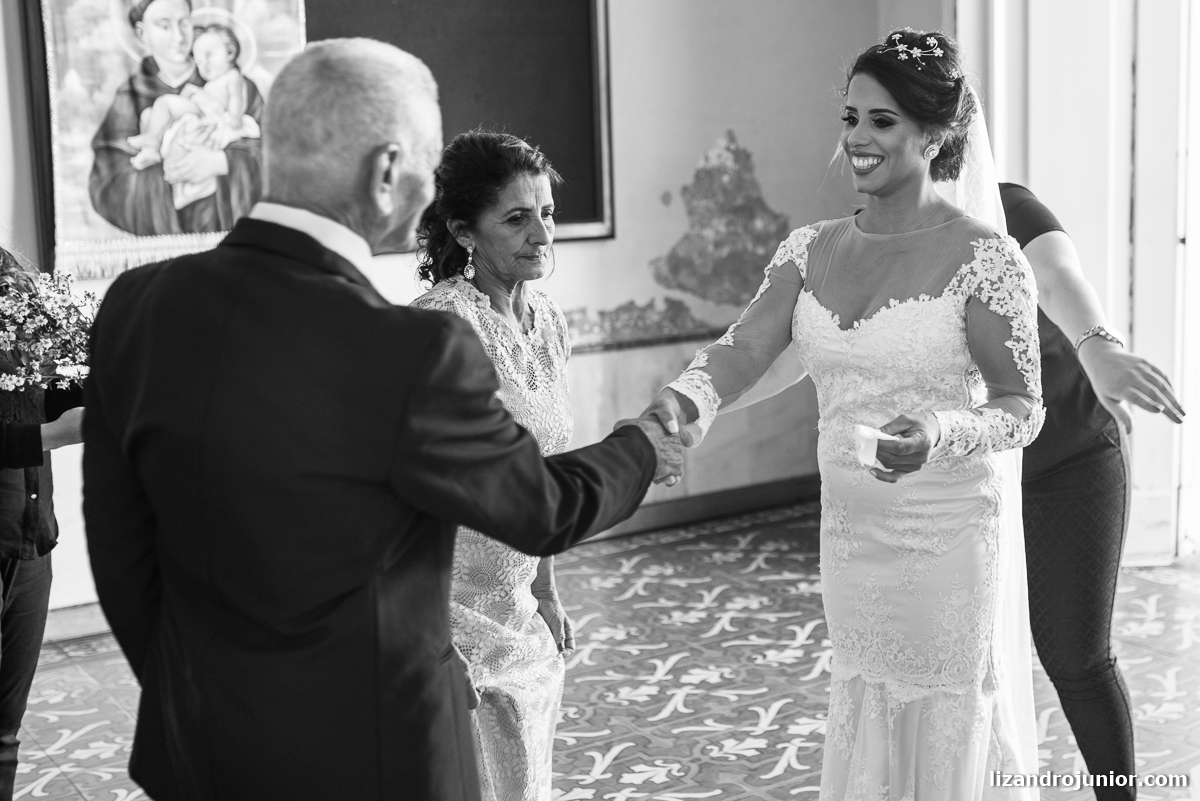 fotógrafo de casamento patos de minas lizandro junior, lizandro júnior, casamento, casar em patos, carro antigo patos de minas, noivas, catedral patos