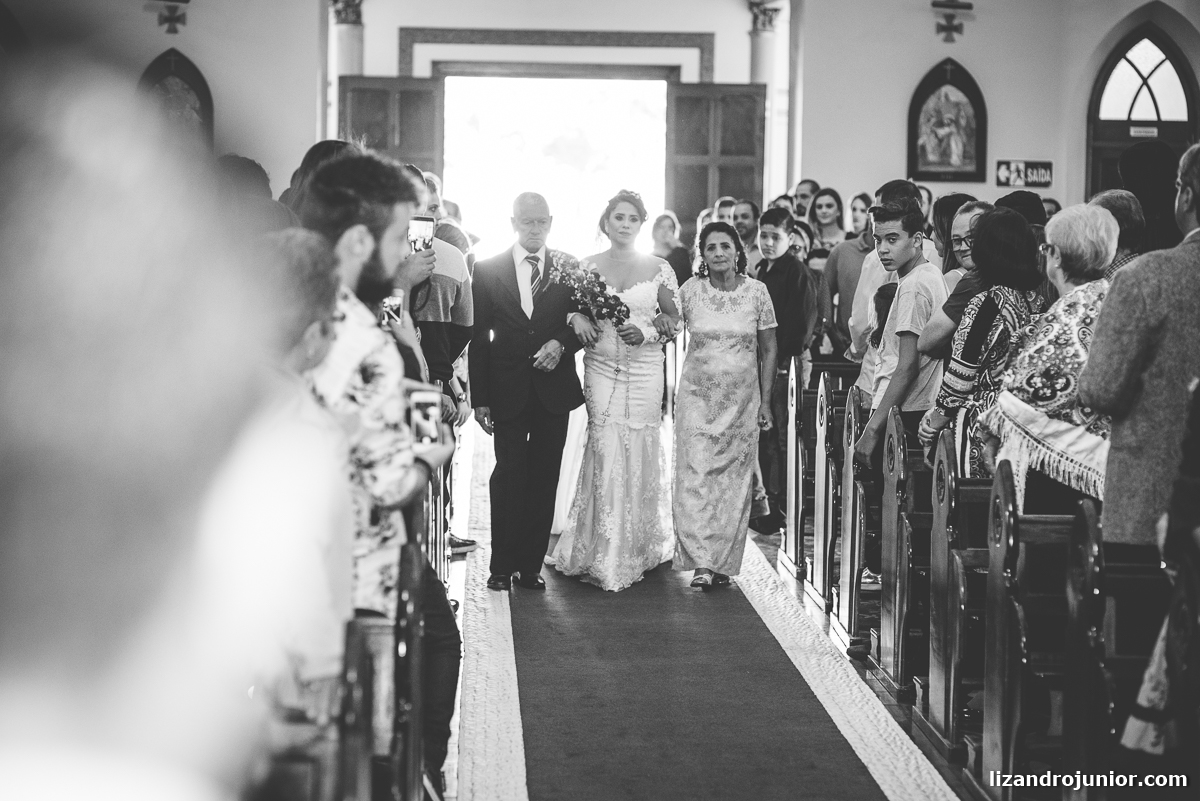 fotógrafo de casamento patos de minas lizandro junior, lizandro júnior, casamento, casar em patos, carro antigo patos de minas, noivas, catedral patos