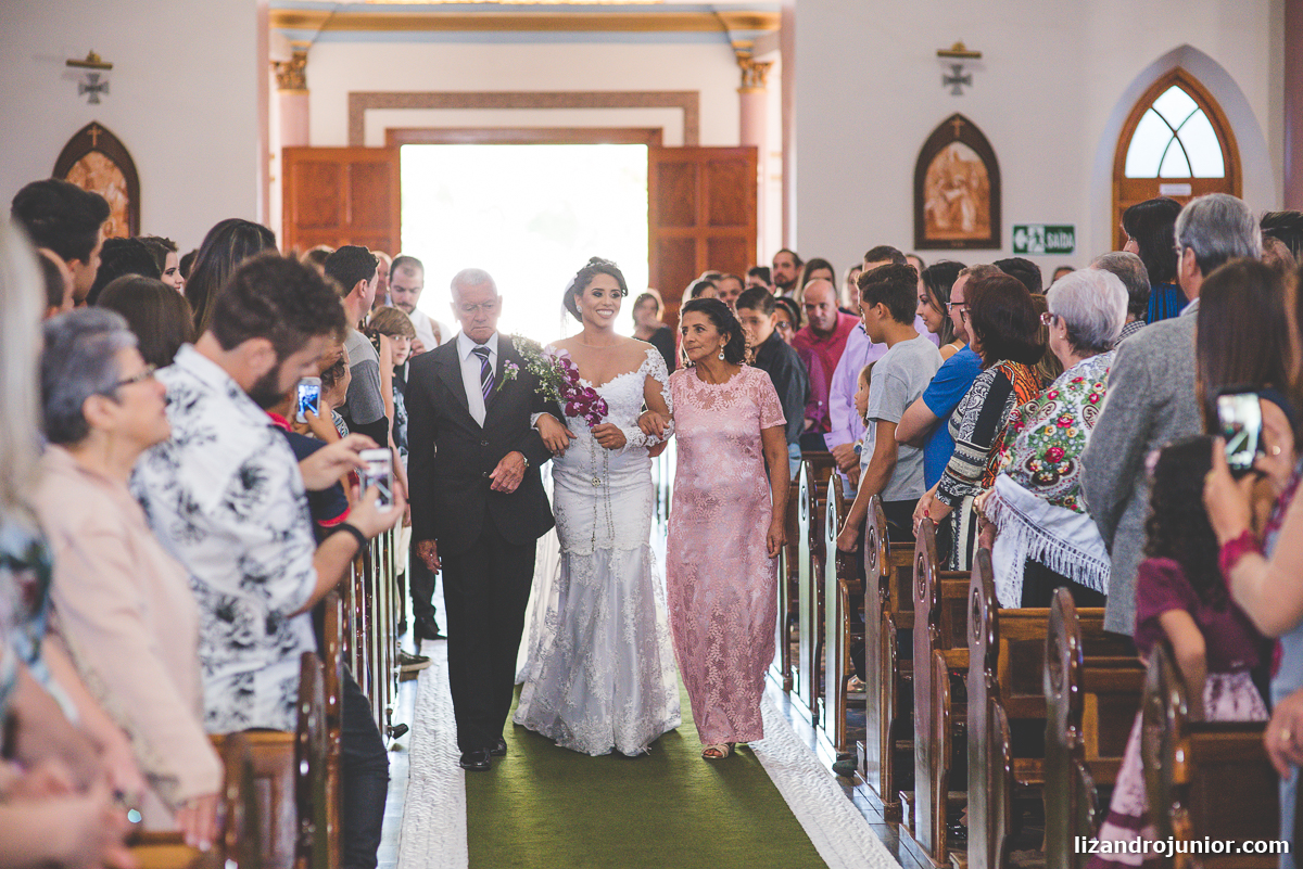 fotógrafo de casamento patos de minas lizandro junior, lizandro júnior, casamento, casar em patos, carro antigo patos de minas, noivas, catedral patos