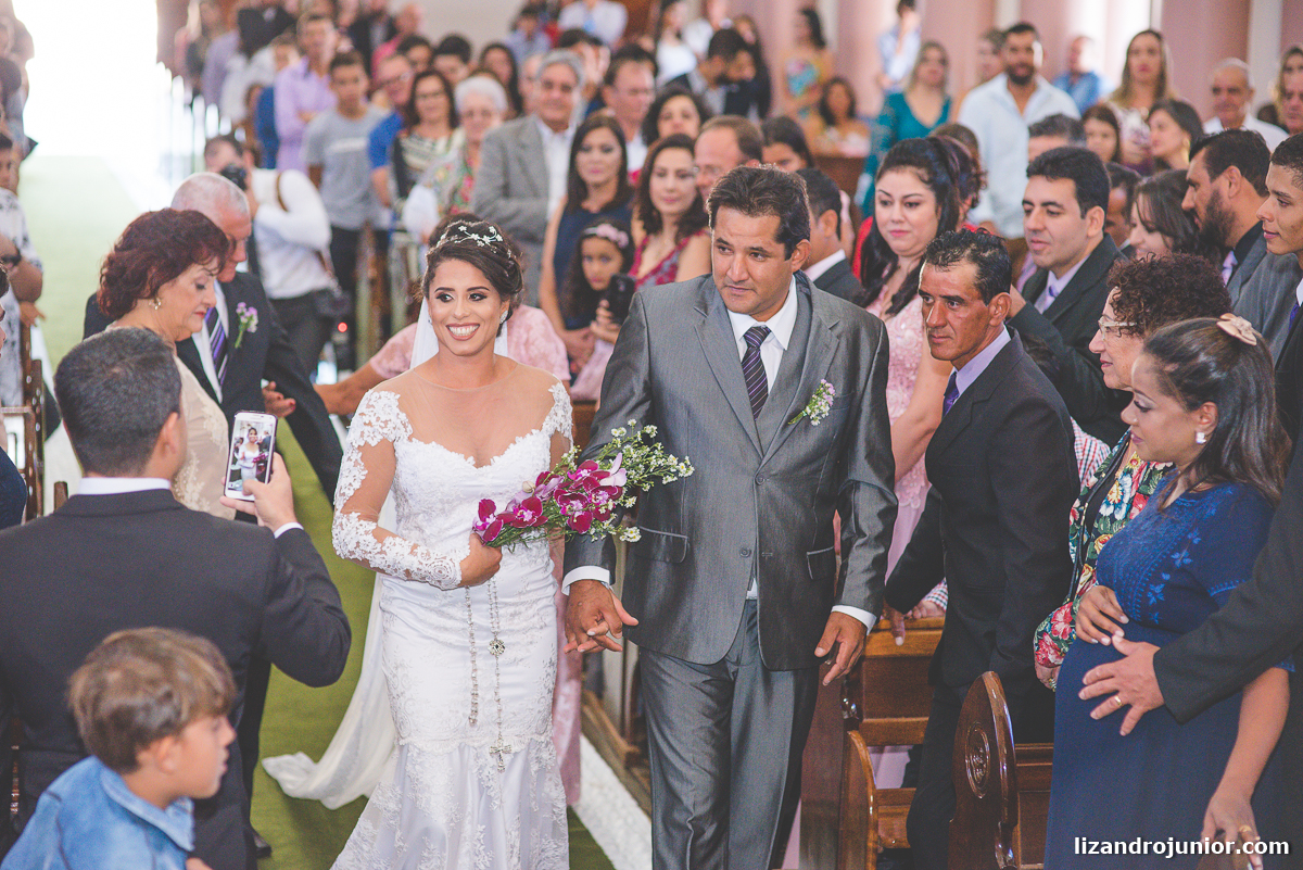 fotógrafo de casamento patos de minas lizandro junior, lizandro júnior, casamento, casar em patos, carro antigo patos de minas, noivas, catedral patos