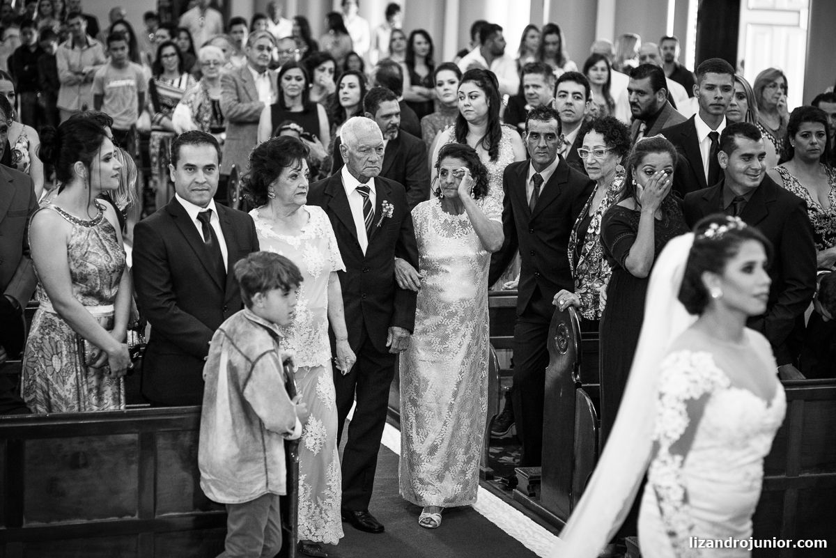 fotógrafo de casamento patos de minas lizandro junior, lizandro júnior, casamento, casar em patos, carro antigo patos de minas, noivas, catedral patos