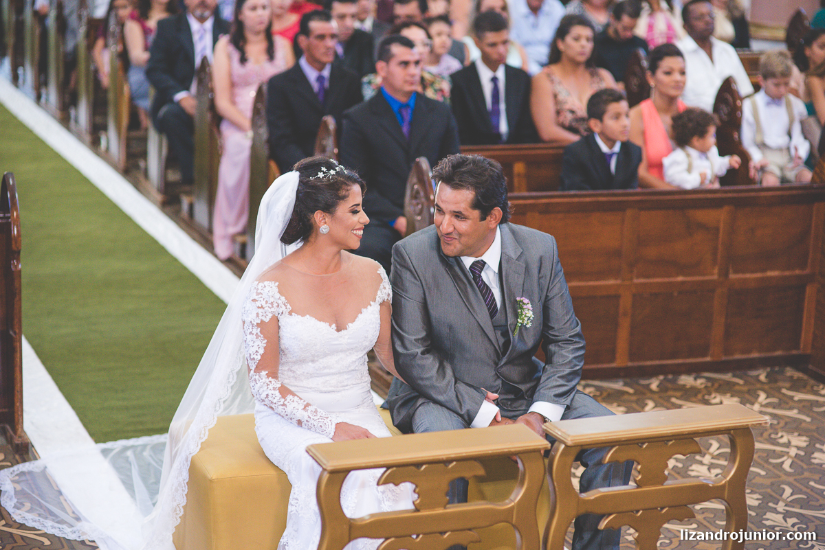 fotógrafo de casamento patos de minas lizandro junior, lizandro júnior, casamento, casar em patos, carro antigo patos de minas, noivas, catedral patos