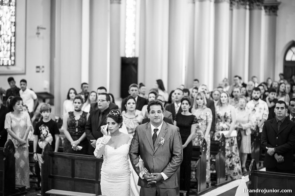fotógrafo de casamento patos de minas lizandro junior, lizandro júnior, casamento, casar em patos, carro antigo patos de minas, noivas, catedral patos